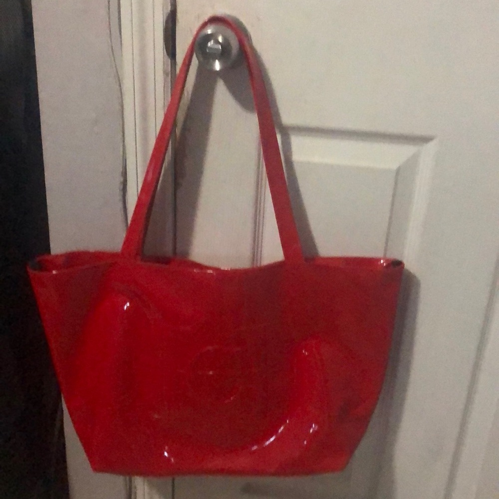 Red Good Girl California Herrera purse 👛